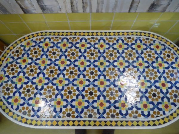 Mesa de mosaico en multicolor ovalada. 1.20 po 0.60 metros - Imagen 2