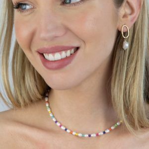 Gargantilla con pulsera de perla natural y piedras de colores