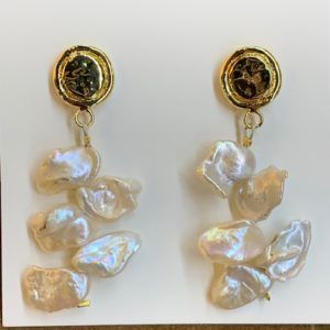 Pendintes largos con racimo de perlas naturales