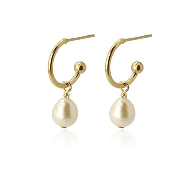 Pendientes de aro pequeños con perla natural. Dorados