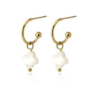 Pendientes de aro pequeños con colgante de nácar. Dorado, cruz redondeada