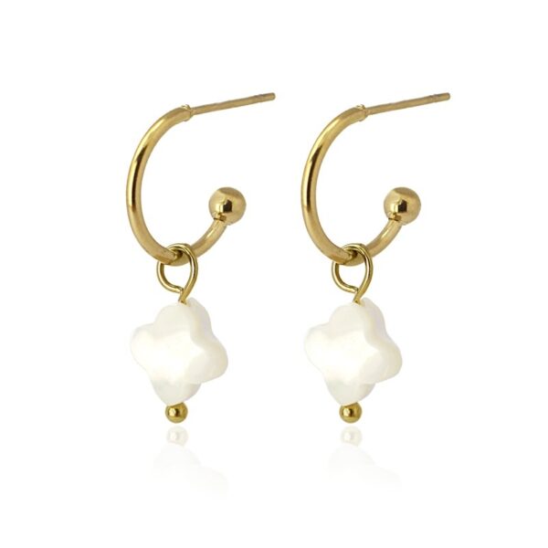 Pendientes de aro pequeños con colgante de nácar. Dorado, cruz redondeada