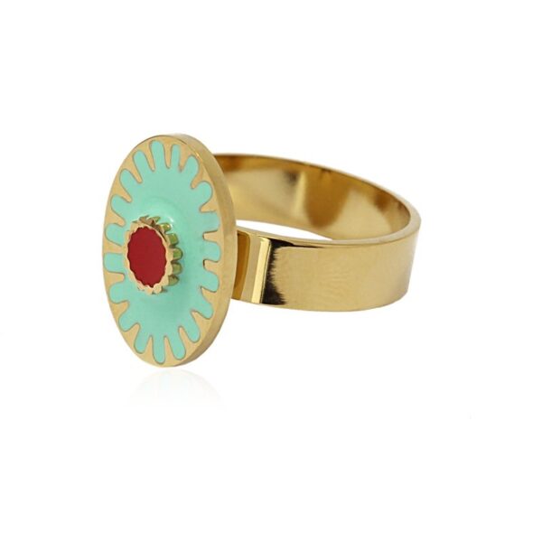 Anillo redondo con esmalte turquesa y rojo de Anartxy. Vista de lado