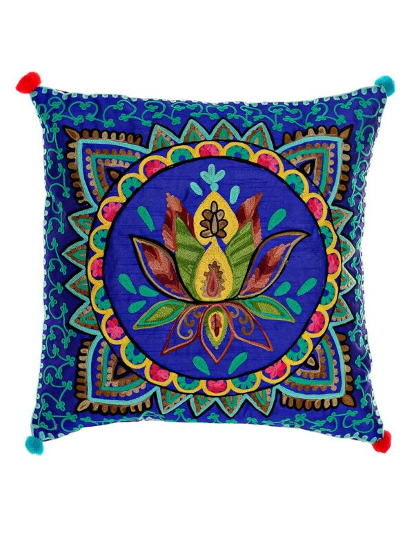 Cojin y funda multicolor con mandala y flor de loto. Azulón