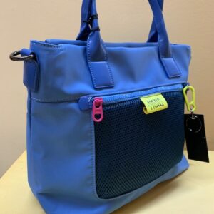 Bolso shopping mediano cremalleras azules de Pepe Moll. Azul visto de lado