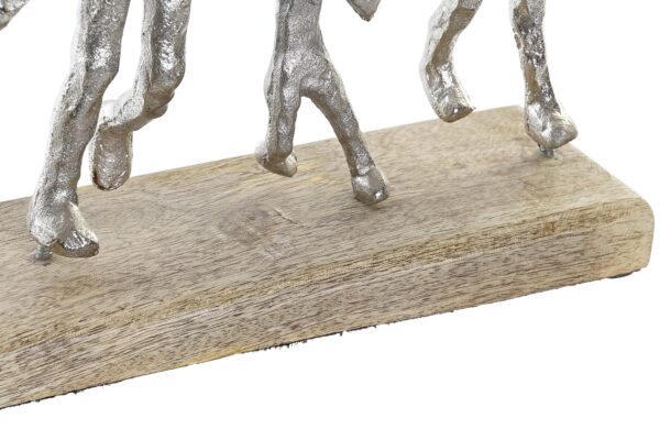 Escultura familia madera aluminio. Vista parcial de la base