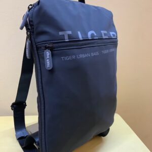 Mochila ultraligera plana extensible Tiger. Vista lateral cerrada