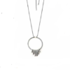 Colgante con aro y barras. Plata-negro