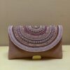 Frontal del bolso rosa