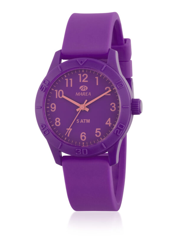 Morado, tiene saetas y números en color rosa