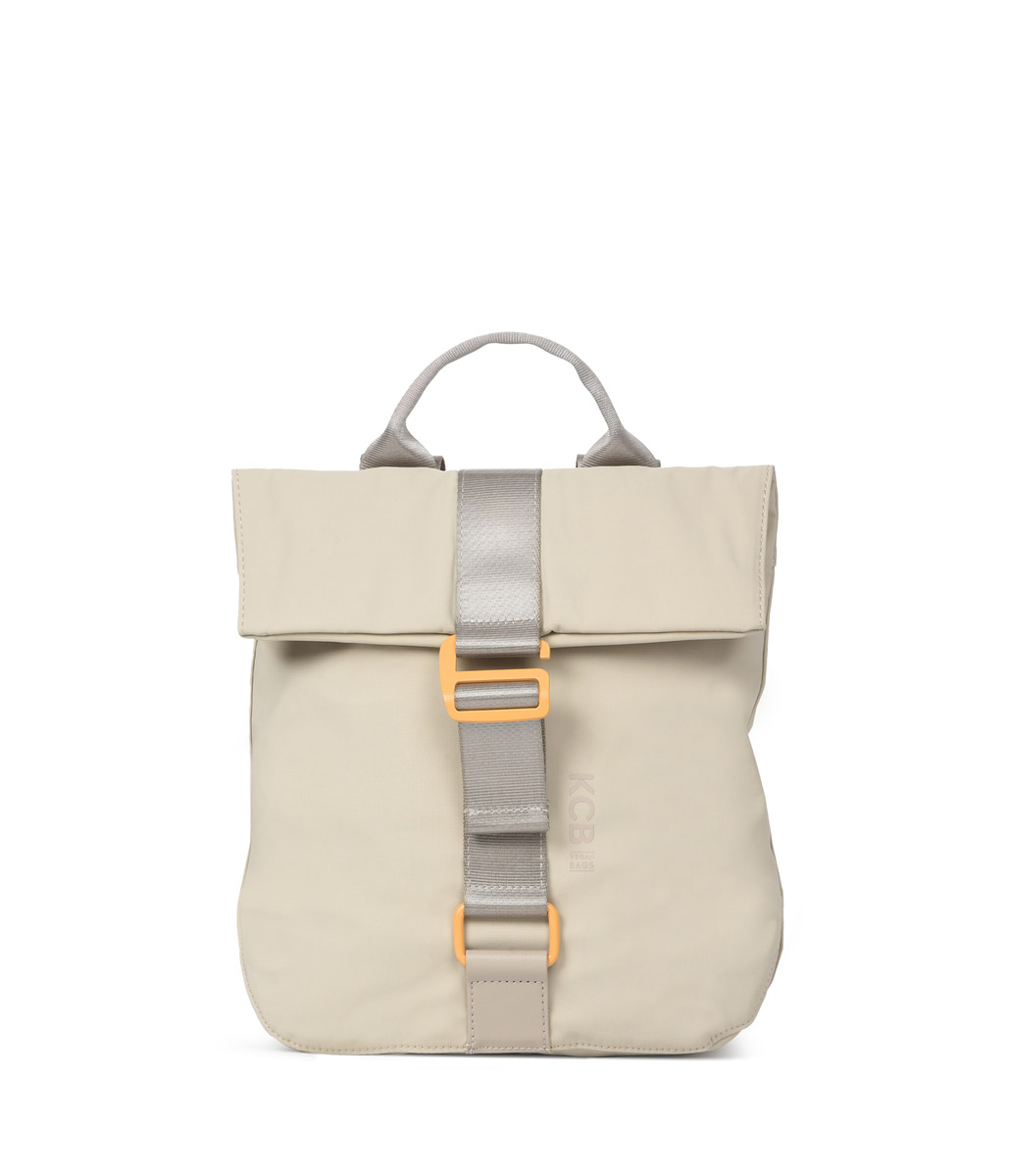 En color beige visto de frente